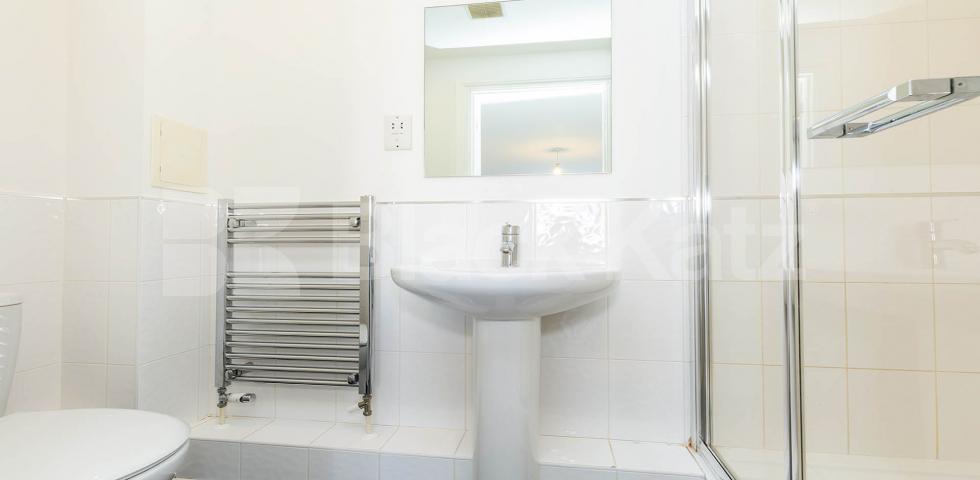 Spacious two double bedroom property set in modern development  Blacksmith Court, Green Lanes, Palmers Green